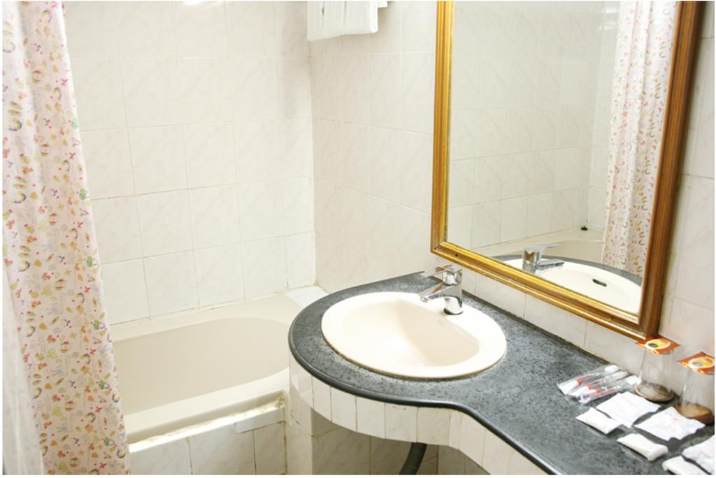 Queen's Park Hotel 3*