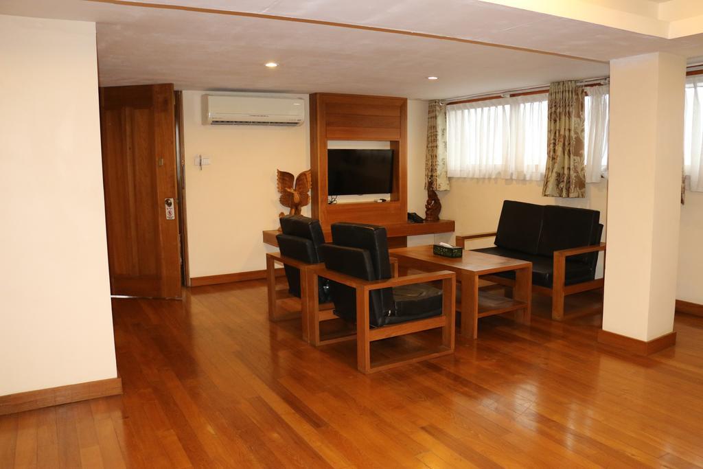 Queen's Park Hotel Yangon