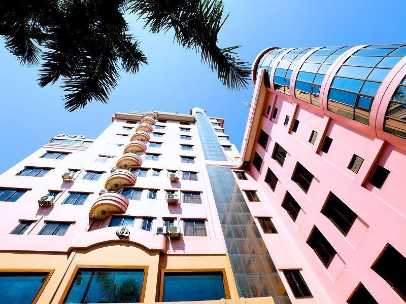 Hotel Queen's Park Yangon