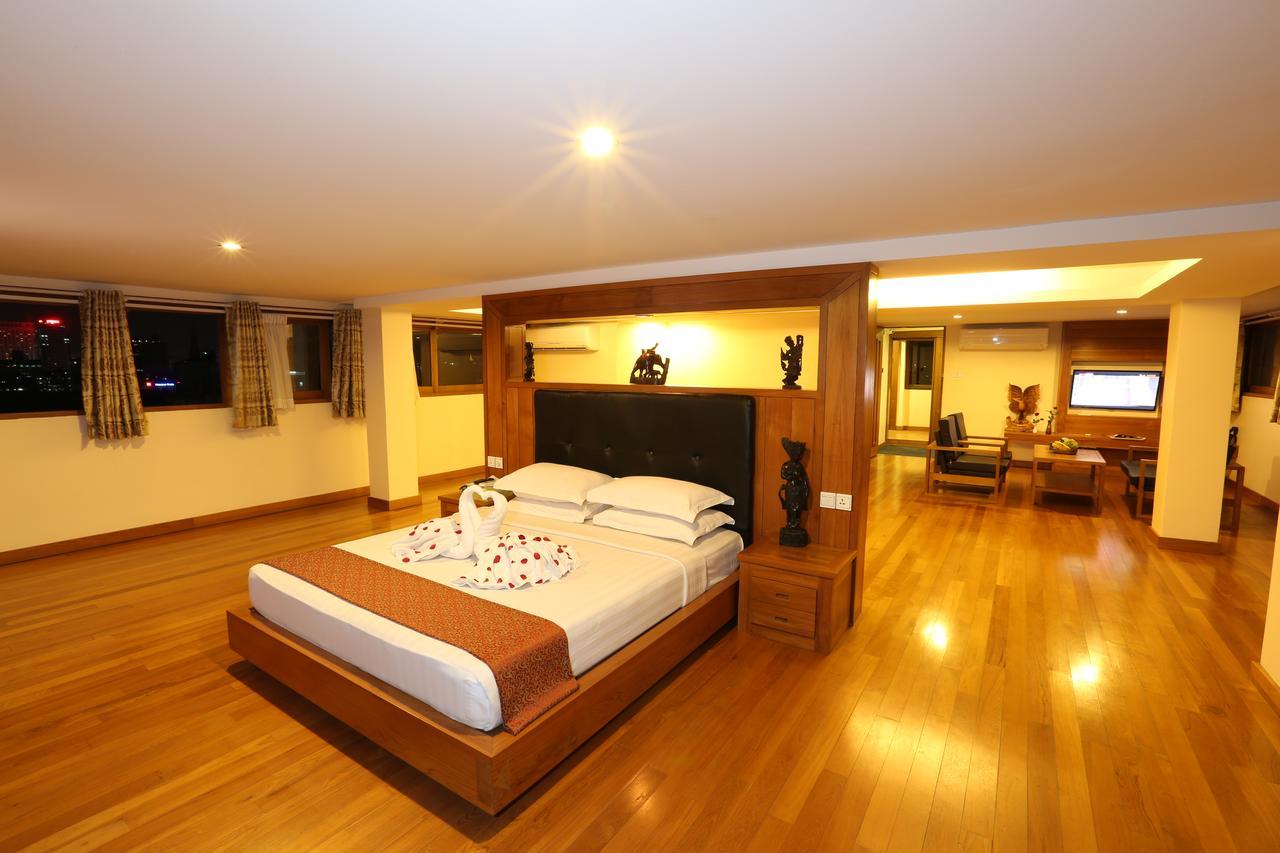 Queen's Park 3* Yangon